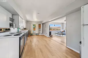 2318 E 13th St, The Dalles, OR 97058 - Photo 10