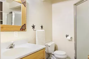 38225 Mt Hope Dr, Lebanon, OR 97355 - Photo 8