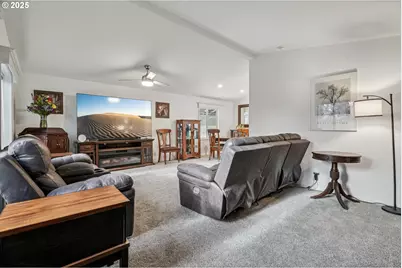 1999 Jansen Way #16, Woodburn, OR 97071 - Photo 4