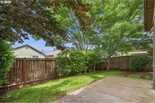 1961 Adelman Loop, Eugene, OR 97402 - Photo 32