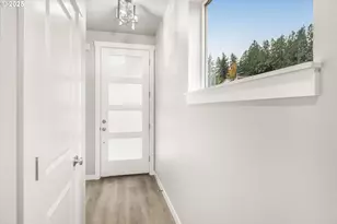 181 NW Mawrcrest Ave, Gresham, OR 97030 - Photo 6