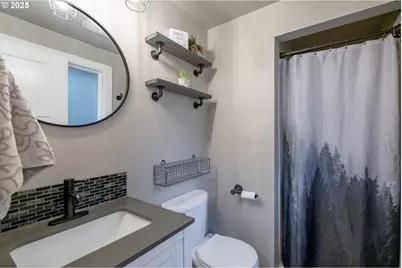 1394 Hayward St, Salem, OR 97306 - Photo 32