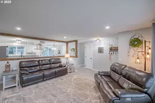 1394 Hayward St, Salem, OR 97306 - Photo 8