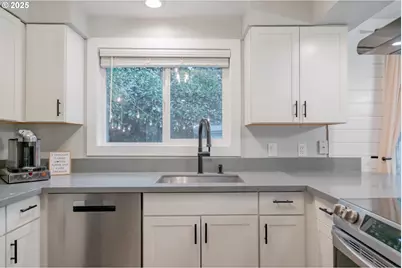 1394 Hayward St, Salem, OR 97306 - Photo 18