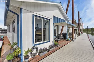 19609 NE Marine Dr, Portland, OR 97230 - Photo 2