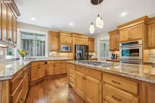 13932 Sundeleaf Dr, Lake Oswego, OR 97034 - Photo 10