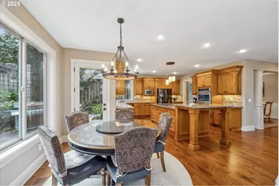 13932 Sundeleaf Dr, Lake Oswego, OR 97034 - Photo 12