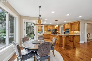 13932 Sundeleaf Dr, Lake Oswego, OR 97034 - Photo 12