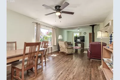 4731 NE 106th Ave, Portland, OR 97220 - Photo 6