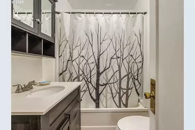 4731 NE 106th Ave, Portland, OR 97220 - Photo 16