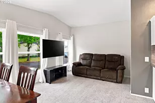 2304 SW Rose Ct, Troutdale, OR 97060 - Photo 6
