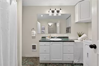 210 SE 218th Ave, Gresham, OR 97030 - Photo 20