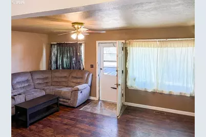 6318 NE 18th Ave, Portland, OR 97211 - Photo 2