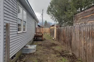 907 S College St, Joseph, OR 97846 - Photo 2