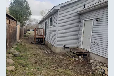 907 S College St, Joseph, OR 97846 - Photo 4