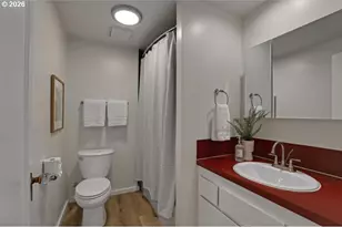 1812 SW High St, Portland, OR 97201 - Photo 36