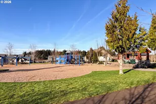 38545 Cascadia Village Dr, Sandy, OR 97055 - Photo 40