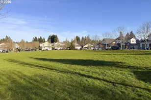 38545 Cascadia Village Dr, Sandy, OR 97055 - Photo 34