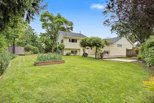 1934 SE 155th Pl, Portland, OR 97233 - Photo 16