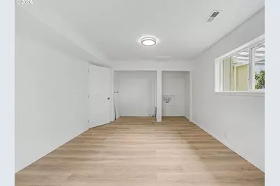 1934 SE 155th Pl, Portland, OR 97233 - Photo 30