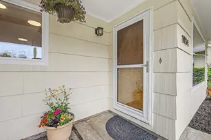 1934 SE 155th Pl, Portland, OR 97233 - Photo 2