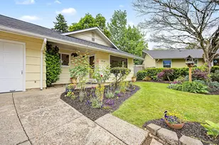 1934 SE 155th Pl, Portland, OR 97233 - Photo 2