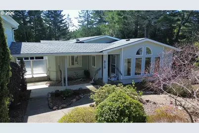 212 Munsel Creek Loop, Florence, OR 97439 - Photo 2