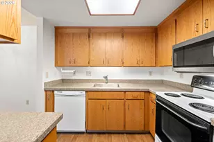 14811 NE Sacramento St, Portland, OR 97230 - Photo 10