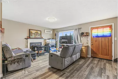 2411 Burcham St, Kelso, WA 98626 - Photo 6