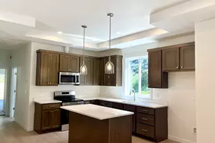 20671 NE Thompson Ter, Fairview, OR 97024 - Photo 4