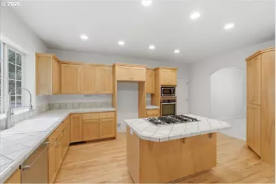 3471 Lakeside Dr, Eugene, OR 97401 - Photo 12