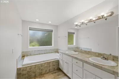3471 Lakeside Dr, Eugene, OR 97401 - Photo 26
