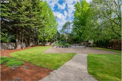3471 Lakeside Dr, Eugene, OR 97401 - Photo 44