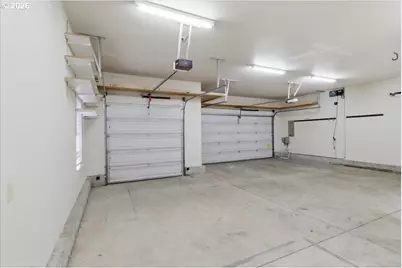 3471 Lakeside Dr, Eugene, OR 97401 - Photo 38