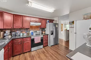 212 S 21st Ave, Cornelius, OR 97113 - Photo 12