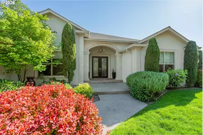 585 Pegasus Ln, Roseburg, OR 97471 - Photo 4