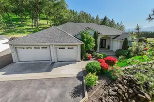 585 Pegasus Ln, Roseburg, OR 97471 - Photo 1