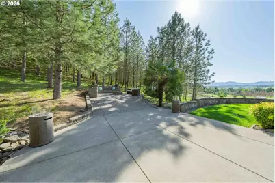 585 Pegasus Ln, Roseburg, OR 97471 - Photo 36