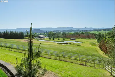 585 Pegasus Ln, Roseburg, OR 97471 - Photo 40