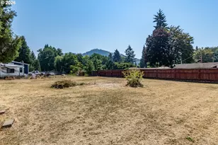 340 5th St, Dillard, OR 97432 - Photo 8