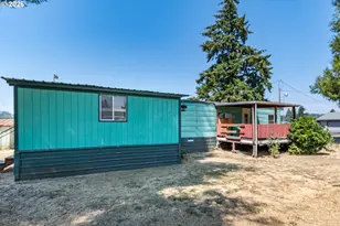 340 5th St, Dillard, OR 97432 - Photo 12