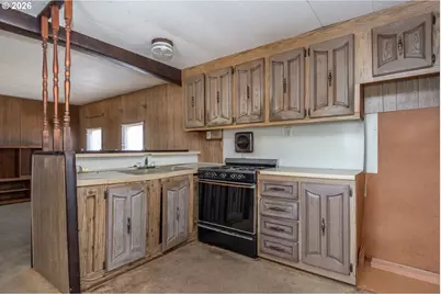 340 Fifth St, Dillard, OR 97432 - Photo 16