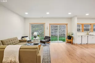 1016 Lincoln Ln, Kelso, WA 98626 - Photo 8