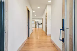 1016 Lincoln Ln, Kelso, WA 98626 - Photo 4