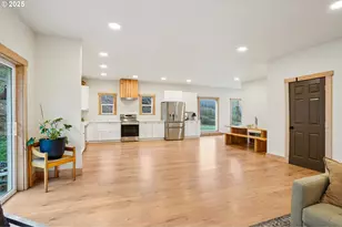 1016 Lincoln Ln, Kelso, WA 98626 - Photo 6