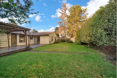 1665 Evergreen Dr, Eugene, OR 97404 - Photo 26