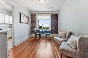 2109 NW Irving St, Portland, OR 97210 - Photo 6