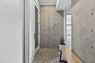 245 SW Meade St, Portland, OR 97201 - Photo 4