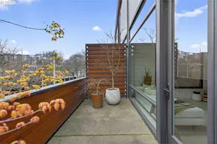 245 SW Meade St, Portland, OR 97201 - Photo 22