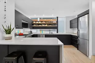 245 SW Meade St, Portland, OR 97201 - Photo 16